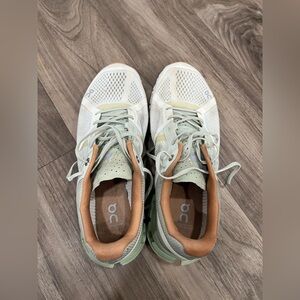 On Running Women's Shoes